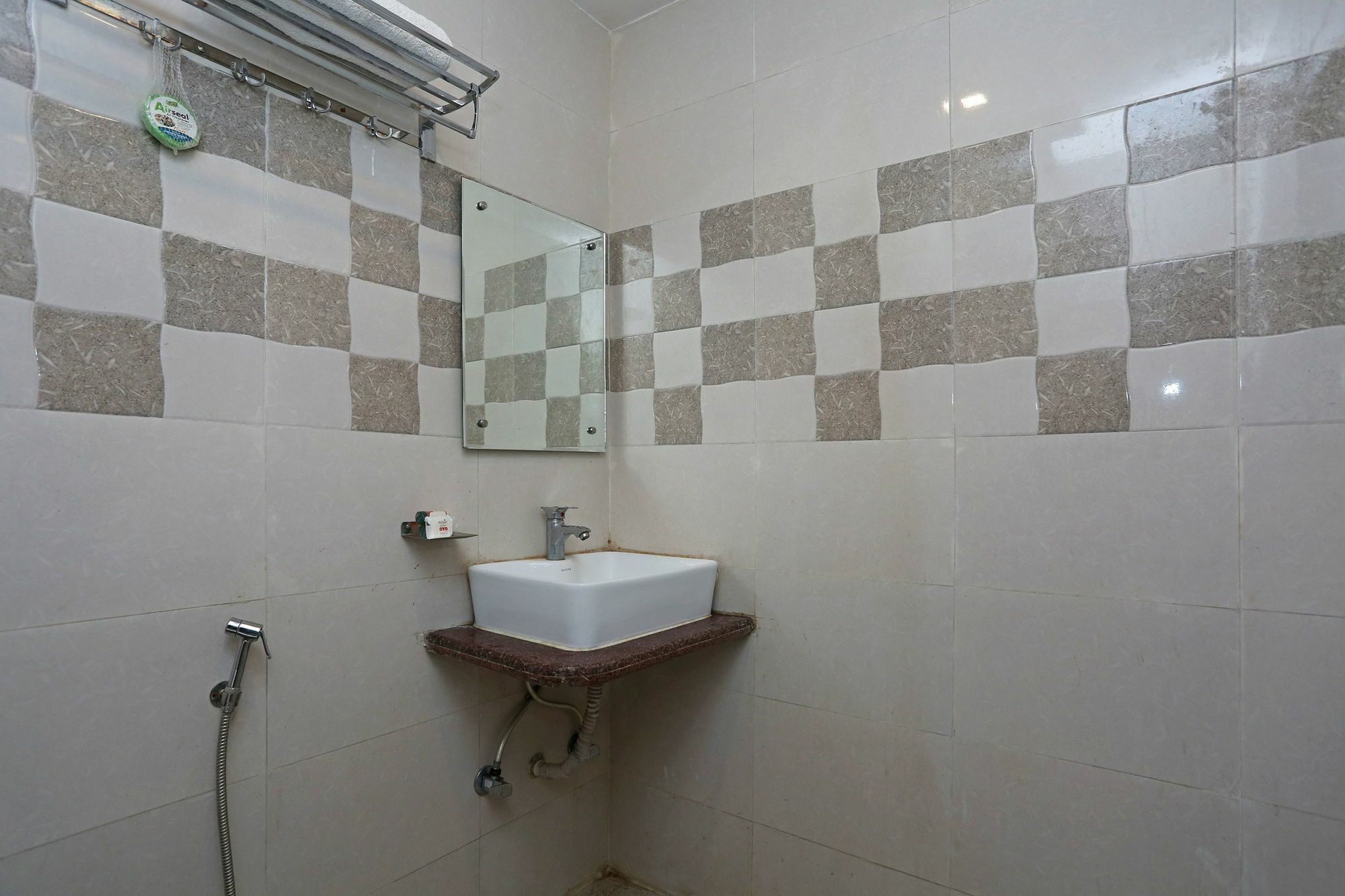 Oyo 9233 Hotel Cottage Lord Krishna Nowe Delhi Zewnętrze zdjęcie